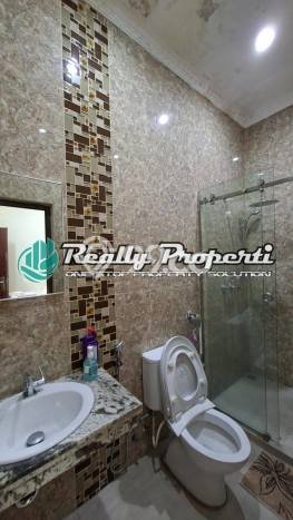 For Sale Hunian Rumah Terawat 5 Kamar di Pondok Gede, Bekasi For Sale Hunian Rumah Terawat 5 Kamar di Pondok Gede, Bekasi