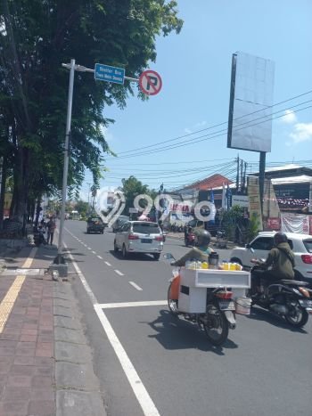 LOKASI STRATEGIS! Ruko Kawasan Denpasar Barat, Luas 550m2m², Keramaian Tinggi LOKASI STRATEGIS! Ruko Kawasan Denpasar Barat, Luas 550m2m², Keramaian Tinggi