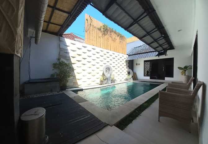 Ready to Use! Luxury House LT 200m2 Desain Elegan di Jimbaran Ready to Use! Luxury House LT 200m2 Desain Elegan di Jimbaran