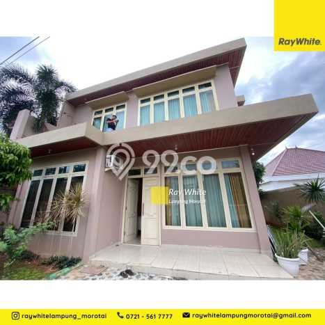 Rumah Strategis Modern Lb 200m2 di Tanjung Karang Barat, Bandar Lampung Rumah Strategis Modern Lb 200m2 di Tanjung Karang Barat, Bandar Lampung