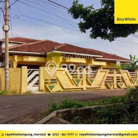 Dijual Rumah 8 Kamar Lokasi Ideal Bagus dan Strategis di Tanjung Karang Timur Dijual Rumah 8 Kamar Lokasi Ideal Bagus dan Strategis di Tanjung Karang Timur