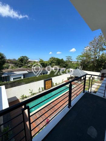 Rumah Asri area Canggu, Badung, Luas 528m2m² LB 350m2m² Rumah Asri area Canggu, Badung, Luas 528m2m² LB 350m2m²