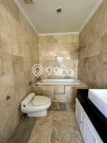 Rumah Asri area Canggu, Badung, Luas 528m2m² LB 350m2m² Rumah Asri area Canggu, Badung, Luas 528m2m² LB 350m2m²