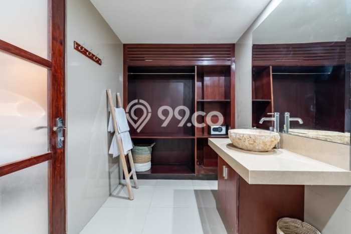 FOR SALE! Vila Kawasan , Luas 217m2m², Posisi Strategis FOR SALE! Vila Kawasan , Luas 217m2m², Posisi Strategis