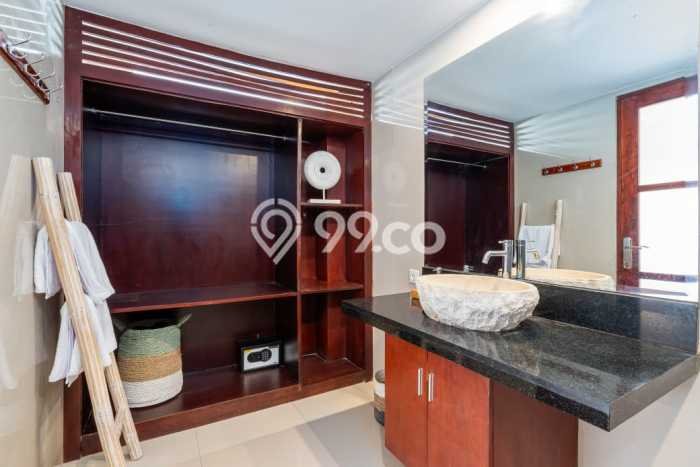 FOR SALE! Vila Kawasan , Luas 217m2m², Posisi Strategis FOR SALE! Vila Kawasan , Luas 217m2m², Posisi Strategis