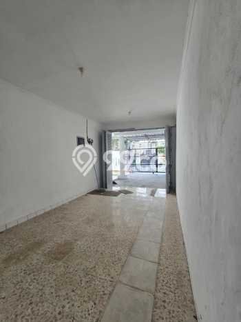Rumah kawasan Kebayoran Baru, Akses ke Pusat Kota, 5 KT, Luas 380m² LB 350m² Rumah kawasan Kebayoran Baru, Akses ke Pusat Kota, 5 KT, Luas 380m² LB 350m²