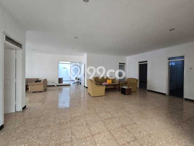 Rumah area Kebayoran Baru, 6 KT, Dekat Fasilitas Umum, LT 360m² Bangunan 250m² Rumah area Kebayoran Baru, 6 KT, Dekat Fasilitas Umum, LT 360m² Bangunan 250m²