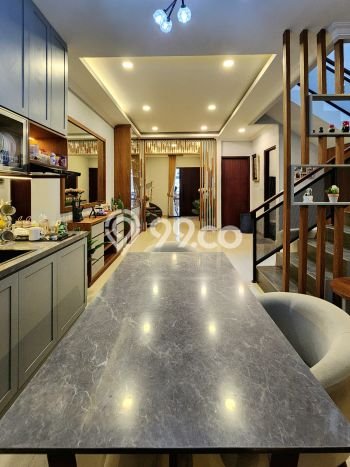 Rumah Elit LB 200m2 Siap Huni Desain Elegan di Pondok Indah, Jakarta Selatan Rumah Elit LB 200m2 Siap Huni Desain Elegan di Pondok Indah, Jakarta Selatan