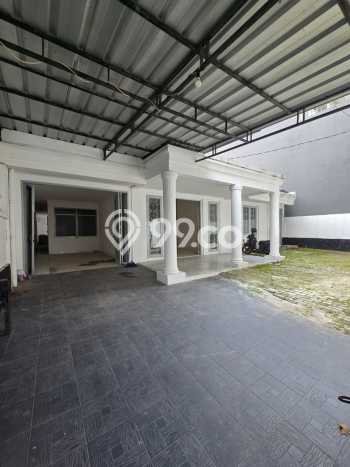 Rumah kawasan Kebayoran Baru, Akses ke Pusat Kota, 5 KT, Luas 380m² LB 350m² Rumah kawasan Kebayoran Baru, Akses ke Pusat Kota, 5 KT, Luas 380m² LB 350m²