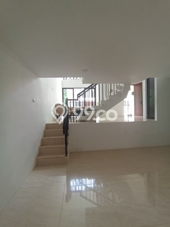 DIJUAL CEPAT! Rumah Siap Huni Area Strategis , Luas 107m2m² Bangunan 189m2m² DIJUAL CEPAT! Rumah Siap Huni Area Strategis , Luas 107m2m² Bangunan 189m2m²