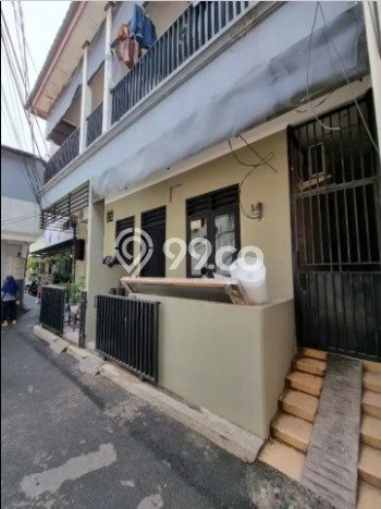 Ready to Use! Premium House LT 328m2 Desain Modern di Gandaria Ready to Use! Premium House LT 328m2 Desain Modern di Gandaria