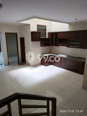 Disewakan Cepat Rumah Kondisi Baik di Kawasan Kebayoran Baru, Jakarta Selatan Disewakan Cepat Rumah Kondisi Baik di Kawasan Kebayoran Baru, Jakarta Selatan