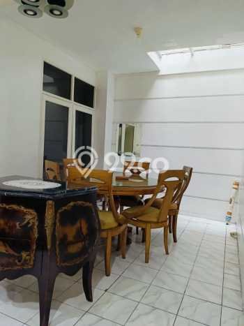 For Sale! Premium House LT 220m2 Desain Elegan di Pondok Indah For Sale! Premium House LT 220m2 Desain Elegan di Pondok Indah