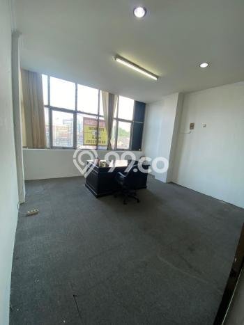 LOKASI STRATEGIS! Ruko di , Luas 300m2m², Jalan Strategis LOKASI STRATEGIS! Ruko di , Luas 300m2m², Jalan Strategis