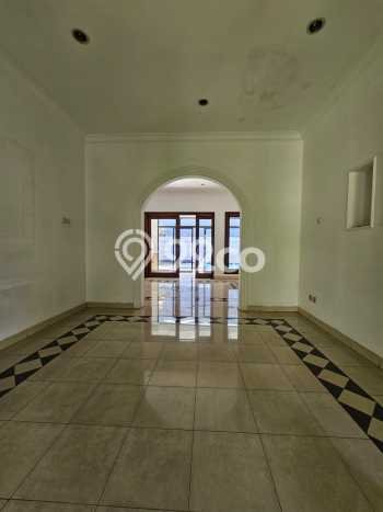 Jual Rumah Luas Elegan Dengan View Eksklusif di Pondok Indah, Jakarta Selatan Jual Rumah Luas Elegan Dengan View Eksklusif di Pondok Indah, Jakarta Selatan