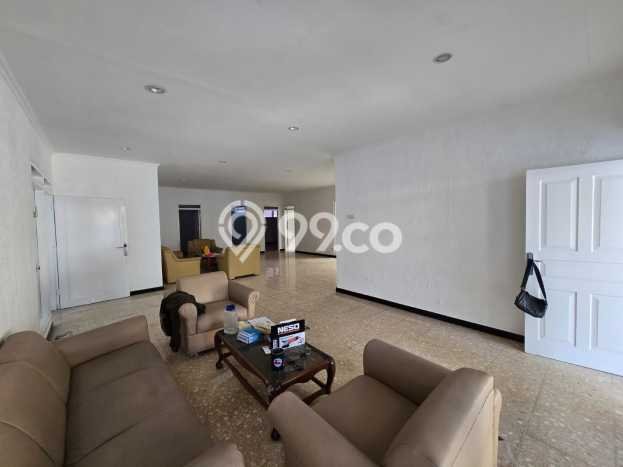 Rumah area Kebayoran Baru, 6 KT, Dekat Fasilitas Umum, LT 360m² Bangunan 250m² Rumah area Kebayoran Baru, 6 KT, Dekat Fasilitas Umum, LT 360m² Bangunan 250m²