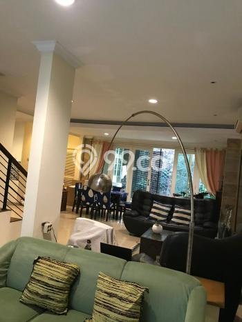 Disewakan! Rumah 3 Kamar Tidur &
3 Kamar Mandi di Pondok Indah, Jakarta Selatan Disewakan! Rumah 3 Kamar Tidur &
3 Kamar Mandi di Pondok Indah, Jakarta Selatan