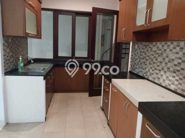 Jarang Ada! Rumah Kontrakan 6 Kamar Nyaman Siap Huni Pondok Indah Jarang Ada! Rumah Kontrakan 6 Kamar Nyaman Siap Huni Pondok Indah