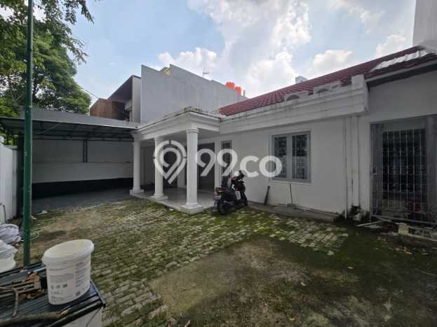 Rumah kawasan Kebayoran Baru, Akses ke Pusat Kota, 5 KT, Luas 380m² LB 350m² Rumah kawasan Kebayoran Baru, Akses ke Pusat Kota, 5 KT, Luas 380m² LB 350m²