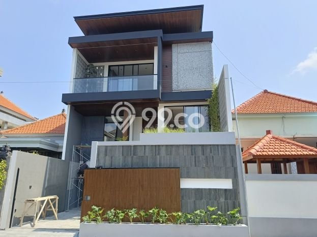 Rumah LB 350m² Dekat dengan Akses Transportasi, Denpasar - Harga Menarik Rumah LB 350m² Dekat dengan Akses Transportasi, Denpasar - Harga Menarik