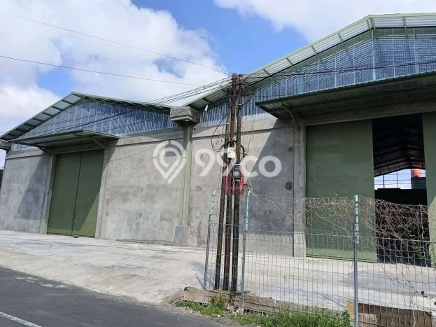 AREA KOMERSIAL! Gudang For Rent di Gatot Subroto, Luas 1440m2m², Jalan Utama, Ready Bisnis AREA KOMERSIAL! Gudang For Rent di Gatot Subroto, Luas 1440m2m², Jalan Utama, Ready Bisnis