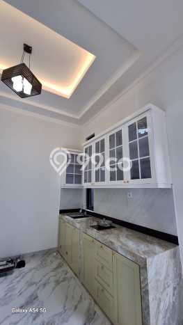 Siap Huni Hunian Elit 7 Kamar di Serpong Dekat ke Mana Saja Siap Huni Hunian Elit 7 Kamar di Serpong Dekat ke Mana Saja