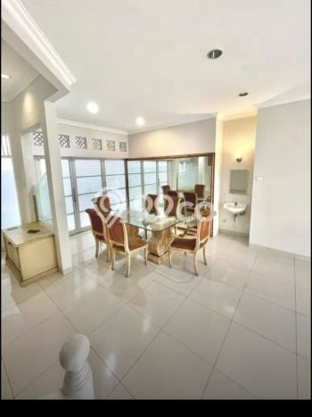 Rumah di Lippo Karawaci, 4 KT, Lingkungan Elite, LT 250m² Bangunan 200m² Rumah di Lippo Karawaci, 4 KT, Lingkungan Elite, LT 250m² Bangunan 200m²