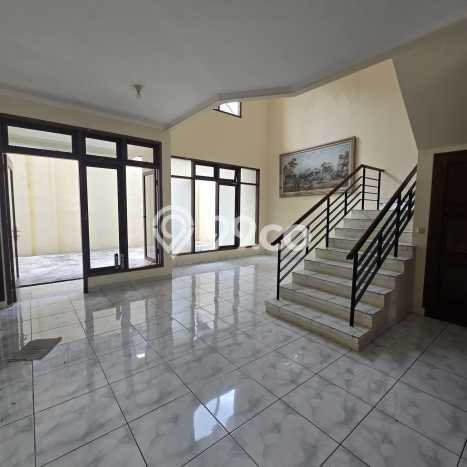 Jarang Ada! Rumah Sewa 3 Kamar Bagus Siap Huni Alam Sutera Jarang Ada! Rumah Sewa 3 Kamar Bagus Siap Huni Alam Sutera