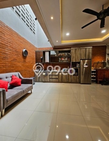 Rumah Luas Asri 3 KT Siap Pakai di Gading Serpong Cluster Bohemia Tangerang Rumah Luas Asri 3 KT Siap Pakai di Gading Serpong Cluster Bohemia Tangerang