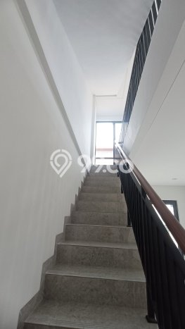 KAWASAN KOMERSIAL! Ruko For Rent Kawasan Pagedangan, Luas 100m², Area Premium KAWASAN KOMERSIAL! Ruko For Rent Kawasan Pagedangan, Luas 100m², Area Premium