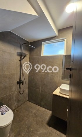 Dijual Rumah Luas Elegan Dengan View Eksklusif di Gading Serpong, Tangerang Dijual Rumah Luas Elegan Dengan View Eksklusif di Gading Serpong, Tangerang