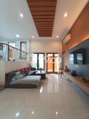 Jual Rumah Luas Elegan Dengan View Eksklusif di BSD City, Tangerang Jual Rumah Luas Elegan Dengan View Eksklusif di BSD City, Tangerang