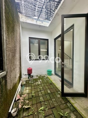 Rumah Luas Asri 2 KT Siap Pakai di Pondok Ranji Tangerang Selatan Rumah Luas Asri 2 KT Siap Pakai di Pondok Ranji Tangerang Selatan