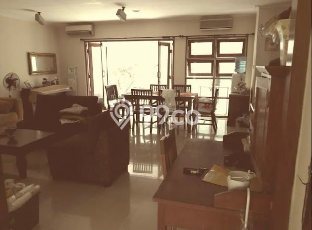 Hunian Mewah LB 200m2 Siap Huni Desain Elegan di Pondok Ranji, Tangerang Selatan Hunian Mewah LB 200m2 Siap Huni Desain Elegan di Pondok Ranji, Tangerang Selatan