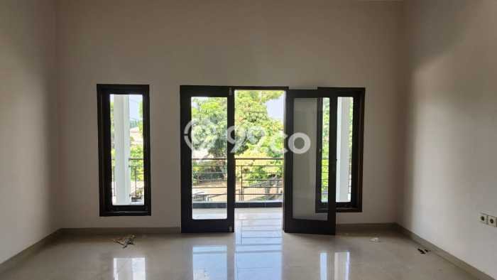 Ready to Use! Premium House LT 400m2 Desain Elegan di Sektor 3 - Bintaro Ready to Use! Premium House LT 400m2 Desain Elegan di Sektor 3 - Bintaro