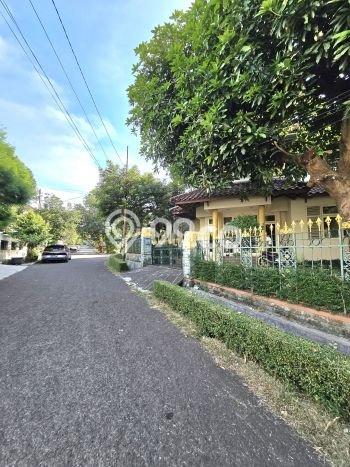 Jual Rumah Luas Megah Dengan View Eksklusif di Sektor 1 - Bintaro, Jakarta Selatan Jual Rumah Luas Megah Dengan View Eksklusif di Sektor 1 - Bintaro, Jakarta Selatan