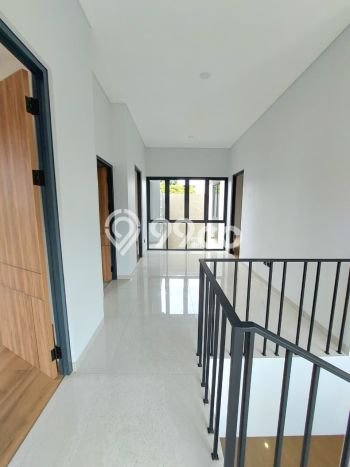 Dijual Rumah Mewah Elegan Dengan View Cantik di BSD City, Tangerang Dijual Rumah Mewah Elegan Dengan View Cantik di BSD City, Tangerang