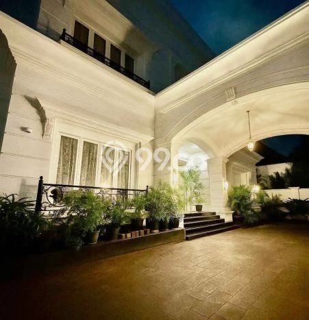 Siap Huni Hunian Elit 7 Kamar di Menteng Dekat ke Mana Saja Siap Huni Hunian Elit 7 Kamar di Menteng Dekat ke Mana Saja