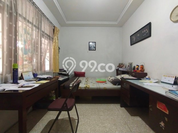 Rumah Terawat di Riau, Bandung, Luas Tanah 534m², Luas Bangunan 550m² Rumah Terawat di Riau, Bandung, Luas Tanah 534m², Luas Bangunan 550m²