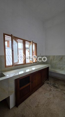 Ruko Dijual Lokasi Emas di Klojen Luas 205m2 Ruko Dijual Lokasi Emas di Klojen Luas 205m2