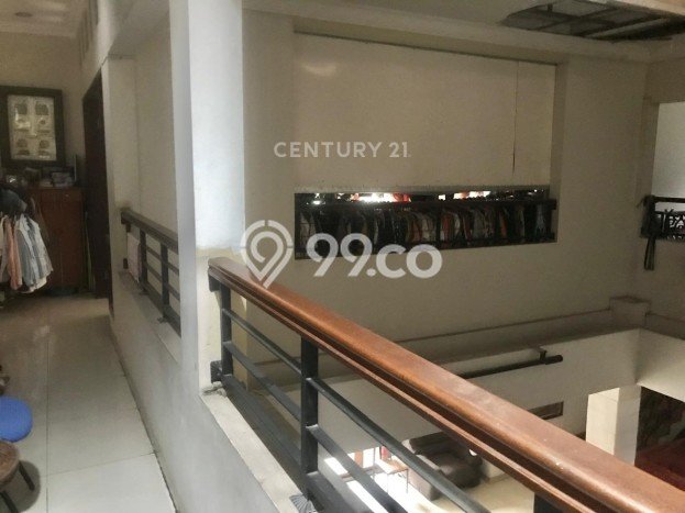 Hunian Mewah Siap Huni LT 555m2 di Mampang Prapatan, Jakarta Selatan Hunian Mewah Siap Huni LT 555m2 di Mampang Prapatan, Jakarta Selatan