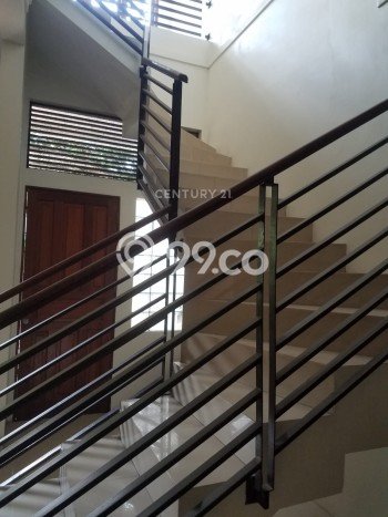Dijual Hunian Rumah Terawat 4 Kamar di Cibubur, Jakarta Timur Dijual Hunian Rumah Terawat 4 Kamar di Cibubur, Jakarta Timur