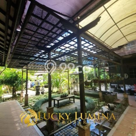 Ready to Use! Luxury House LT 674m2 Desain Elegan di Balikpapan Baru Ready to Use! Luxury House LT 674m2 Desain Elegan di Balikpapan Baru