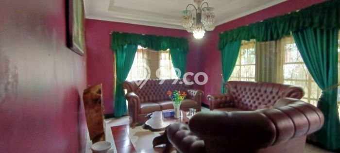 Rumah di Antapani, Bandung, Luas 476m2m² LB 250m2m² Rumah di Antapani, Bandung, Luas 476m2m² LB 250m2m²