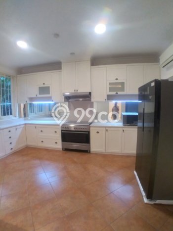 Rumah Asri area Kebayoran Baru, 4 KT, Luas 800m2m² Bangunan 600m2m² Rumah Asri area Kebayoran Baru, 4 KT, Luas 800m2m² Bangunan 600m2m²