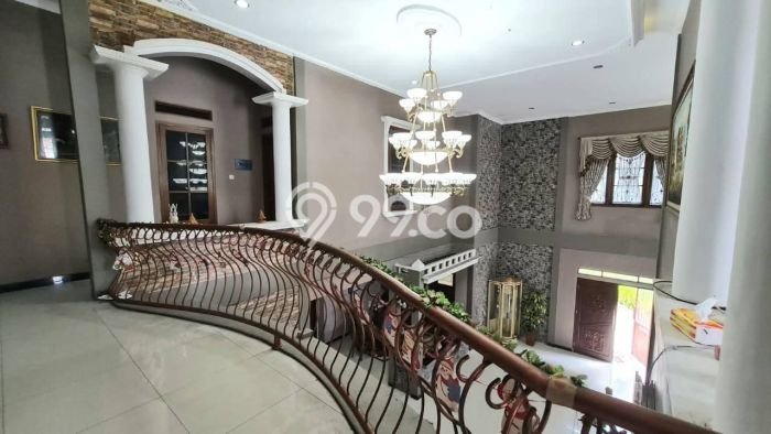 Siap Huni Hunian Elit 6 Kamar di Kebayoran Lama Dekat ke Mana Saja Siap Huni Hunian Elit 6 Kamar di Kebayoran Lama Dekat ke Mana Saja