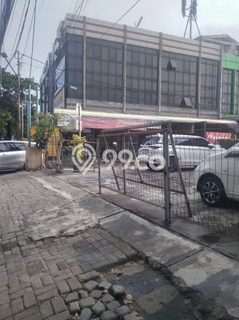 LOKASI PREMIUM! Ruko Kawasan Kebayoran Lama, Luas 276m2m², Lokasi Strategis LOKASI PREMIUM! Ruko Kawasan Kebayoran Lama, Luas 276m2m², Lokasi Strategis