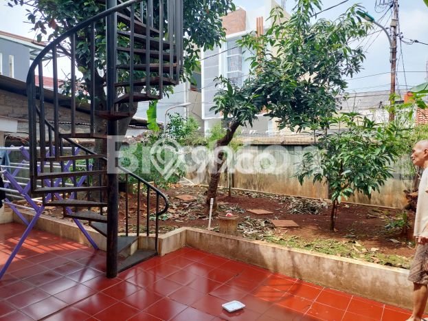 Unit Komersial Dijual di Jakarta Barat LT 1191m2 & LB 1000m2 Unit Komersial Dijual di Jakarta Barat LT 1191m2 & LB 1000m2