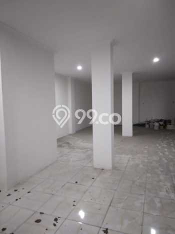 AREA KOMERSIAL! Ruko For Rent Kawasan Cakung, Luas 150m², Akses Strategis, Ready Operasi AREA KOMERSIAL! Ruko For Rent Kawasan Cakung, Luas 150m², Akses Strategis, Ready Operasi