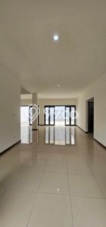 For Sale! Luxury House LT 300m2 Desain Modern di Harapan Indah For Sale! Luxury House LT 300m2 Desain Modern di Harapan Indah
